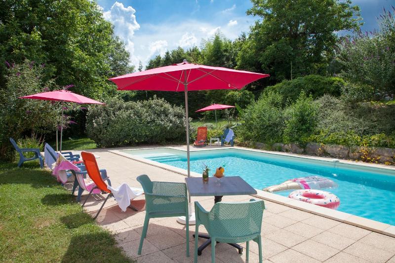 Family Room with Garden View image 1