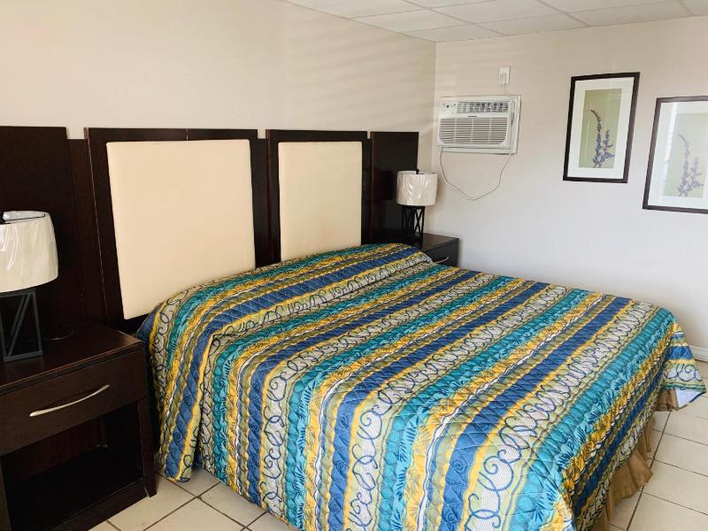 Cabana Motel - image 6