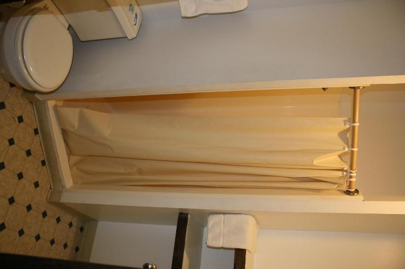Queen Room with Two Queen Beds image 2