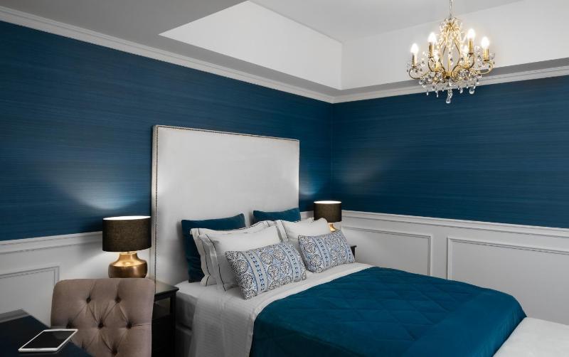 Junior Suite with Balcony image 3