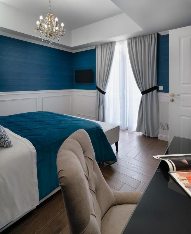 Junior Suite with Balcony image 4