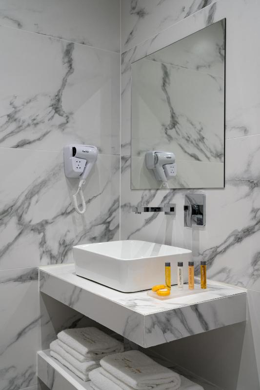 Two-Bedroom Suite image 2