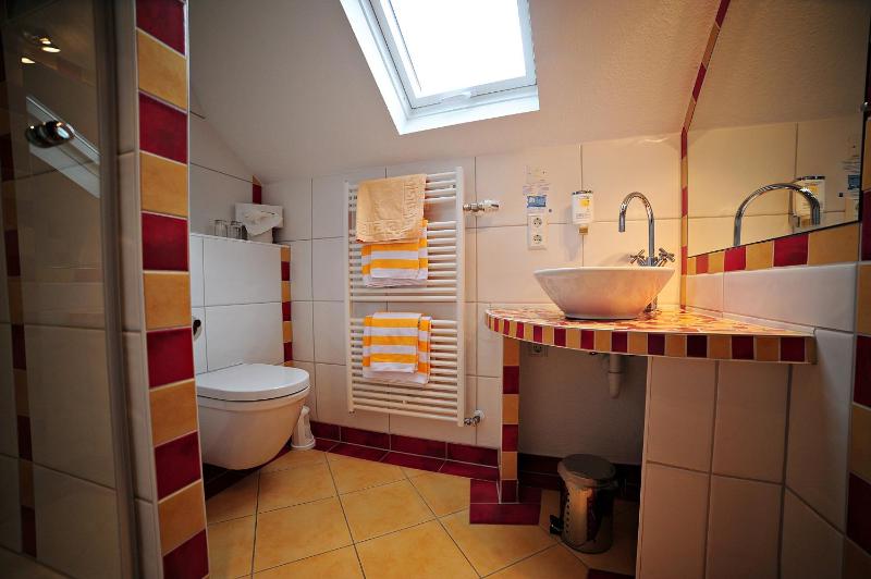 Family Room with Shower image 3