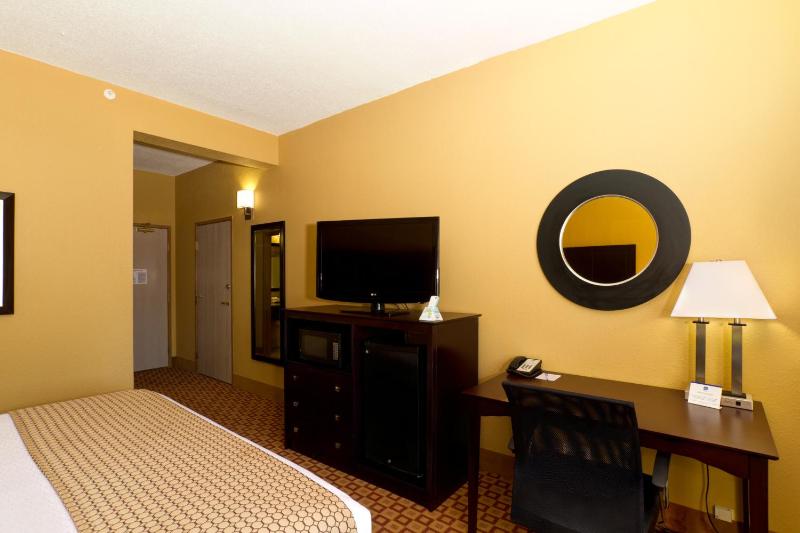 Standard King Room - Non-Smoking  image 2