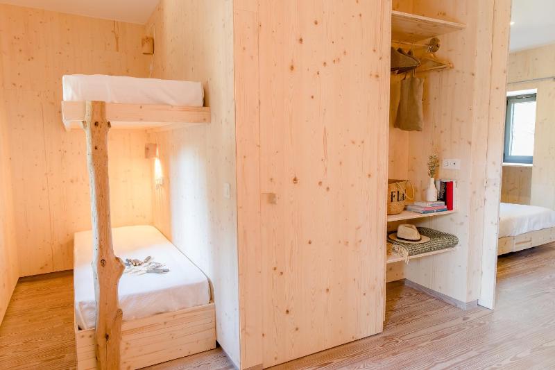One-Bedroom Apartment image 3
