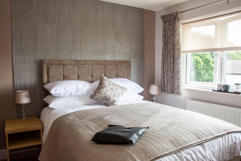 Superior King Room image 1