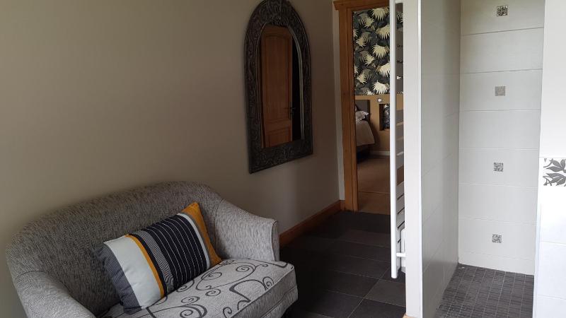 Double Room image 3