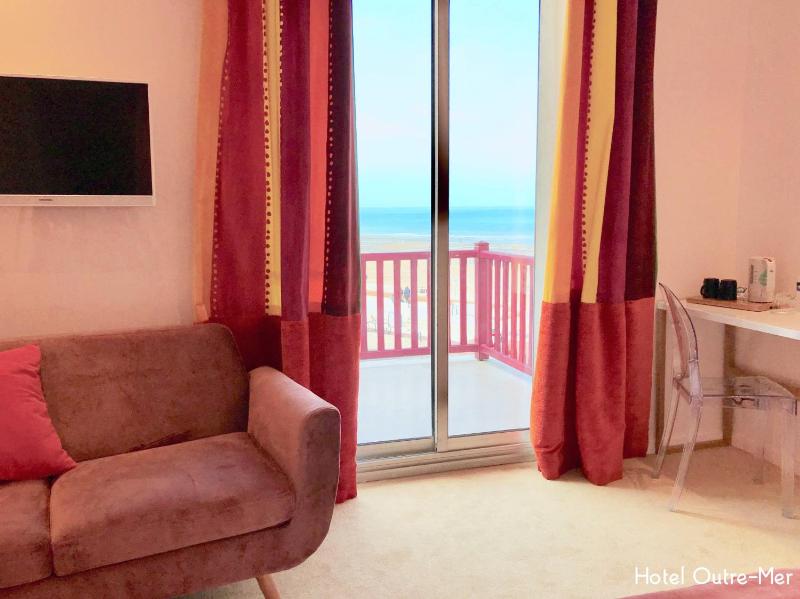 Deluxe Double Room with Terrace and Sea View image 4