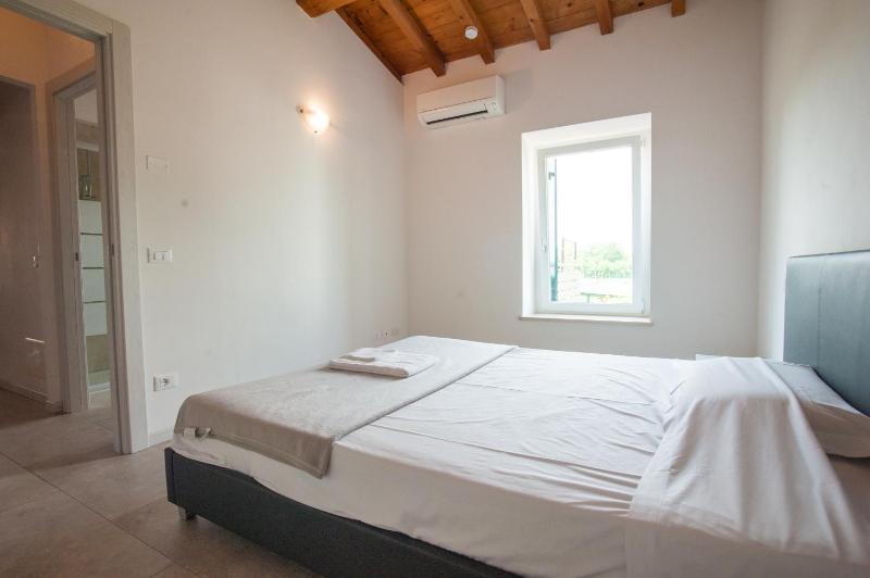 Apartment with Mountain View image 2