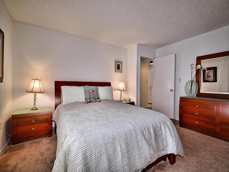 440 West Condos 1508S Walk to the Beach 555 - image 11