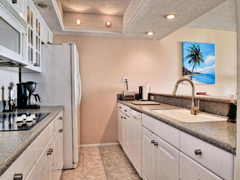 440 West Condos 1508S Walk to the Beach 555 - image 9