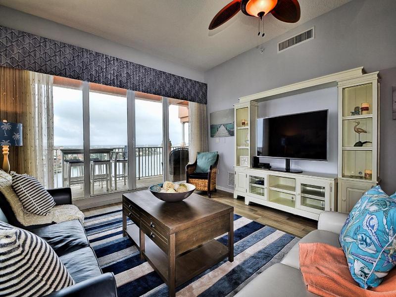 Harborview Grande 800 Luxury 8th Floor Condo with Stunning Harbor Views 23067 - image 25