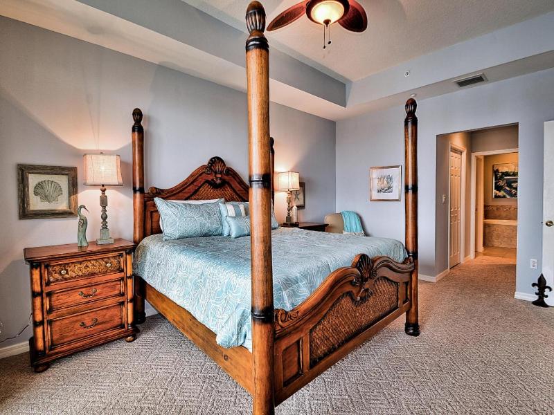 Harborview Grande 800 Luxury 8th Floor Condo with Stunning Harbor Views 23067 - image 5