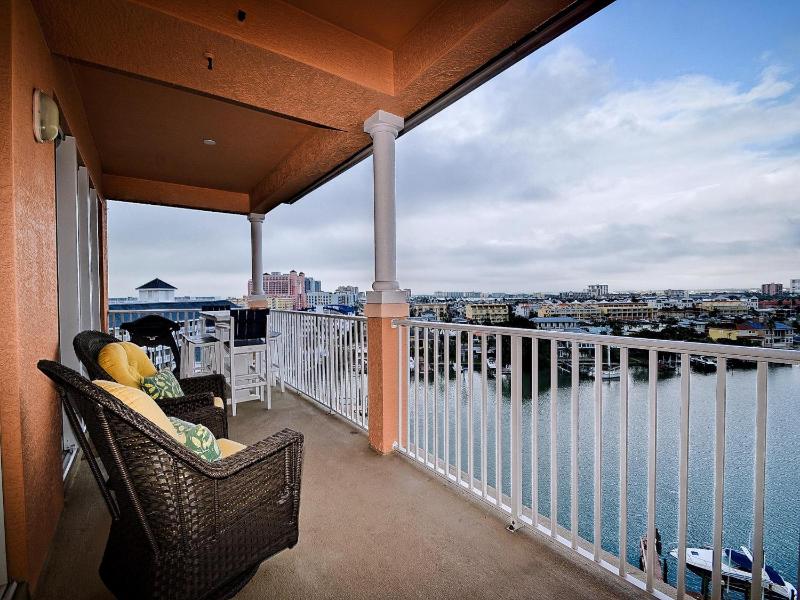 Harborview Grande 800 Luxury 8th Floor Condo with Stunning Harbor Views 23067 - image 3