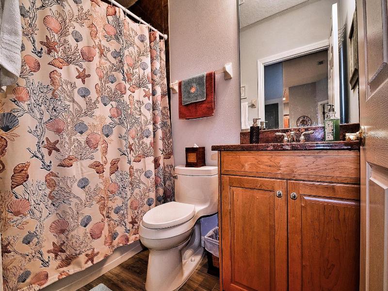 Harborview Grande 800 Luxury 8th Floor Condo with Stunning Harbor Views 23067 - image 11