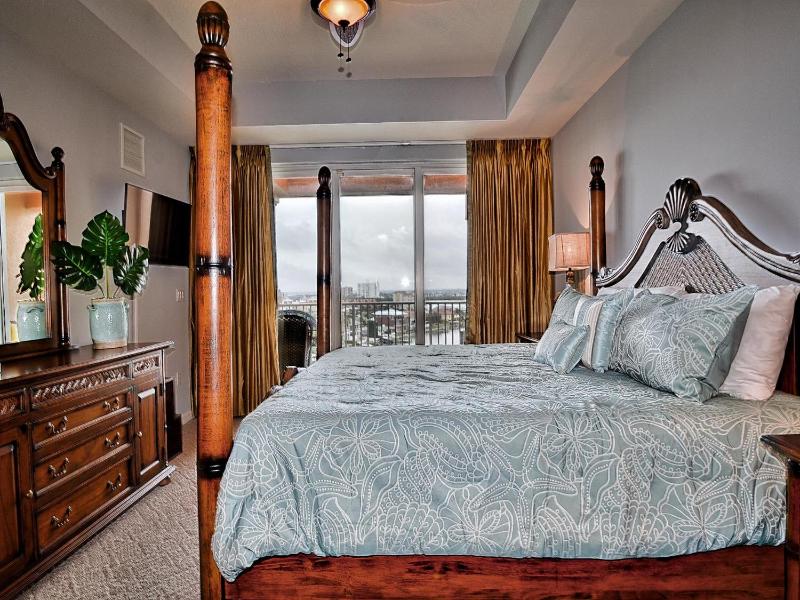 Harborview Grande 800 Luxury 8th Floor Condo with Stunning Harbor Views 23067 - image 22