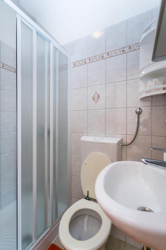 Double Room with Balcony image 4