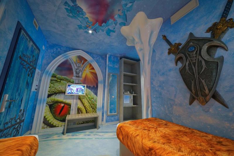 Magic Ice Castle Superior Room  image 3