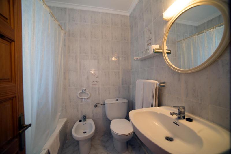 Twin/Double room with Patio View image 2