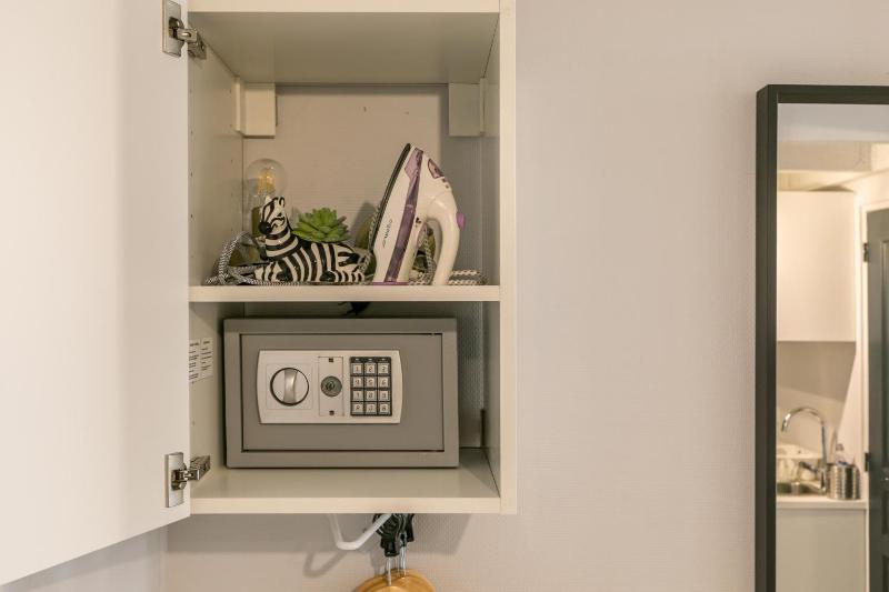 Two-Room Apartment image 2