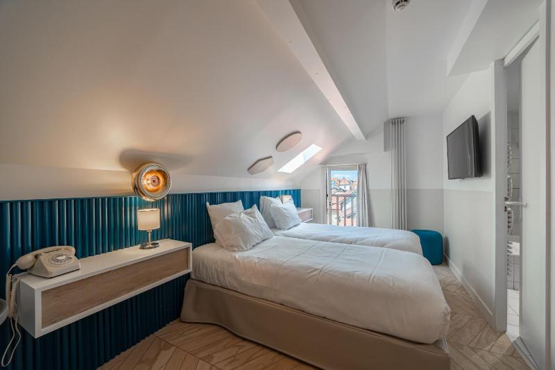 Charming Twin Room image 1