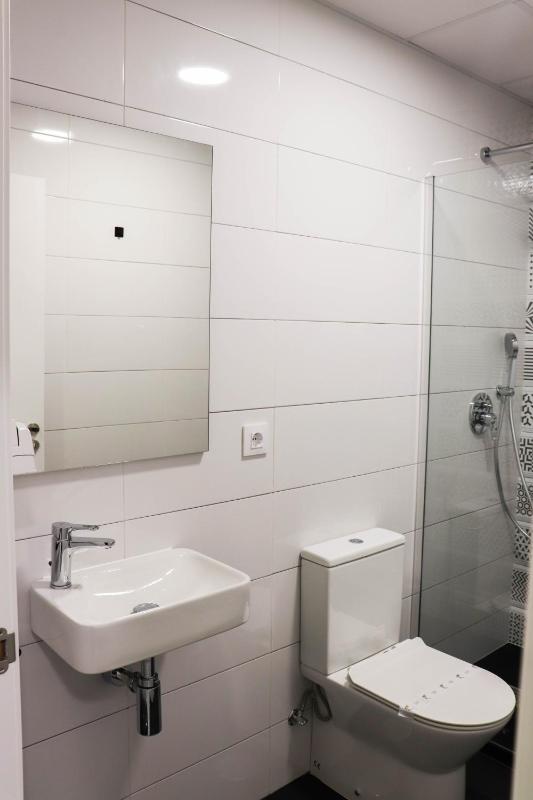 R4Hostel - image 20