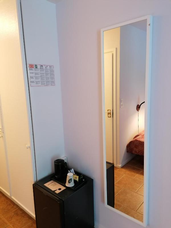 Single Room image 3