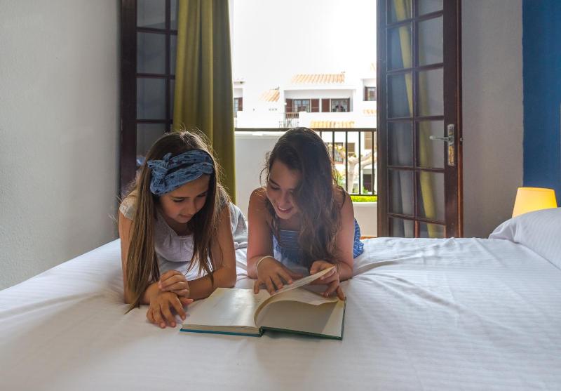 Apartment with Sea View image 2