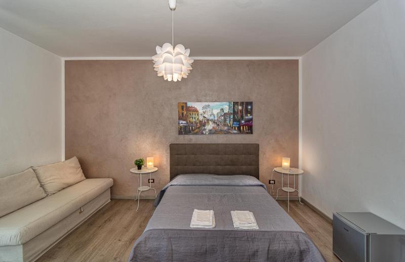 Triple Room with Private Bathroom image 3
