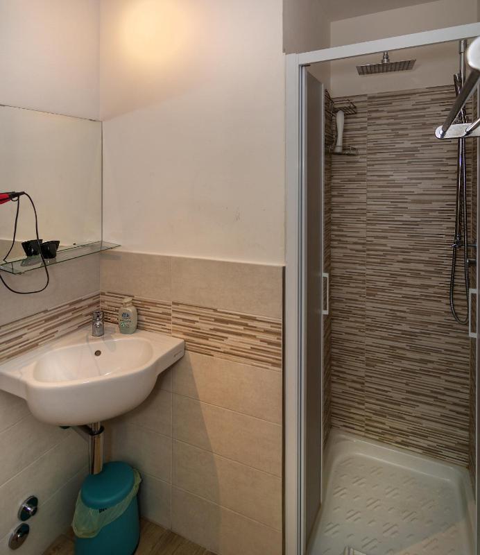 Triple Room with Private Bathroom image 4