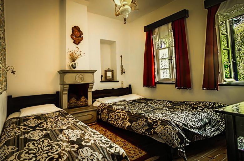 Double Room with Mountain View image 1