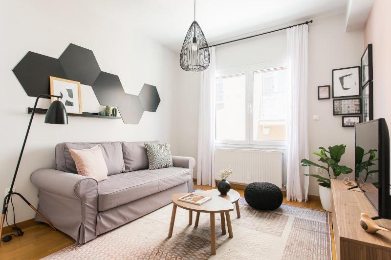 One-Bedroom Apartment image 3