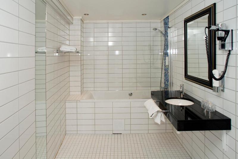 Double Room Deluxe image 3