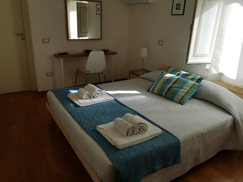 Small Double Room image 1