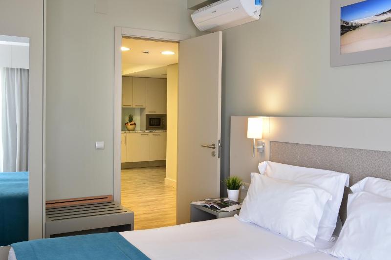 Premium Two-Bedroom Apartment with Balcony and Pool View image 1