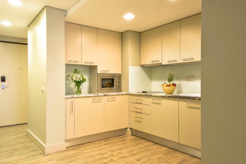 Premium Two-Bedroom Apartment with Balcony and Pool View image 4