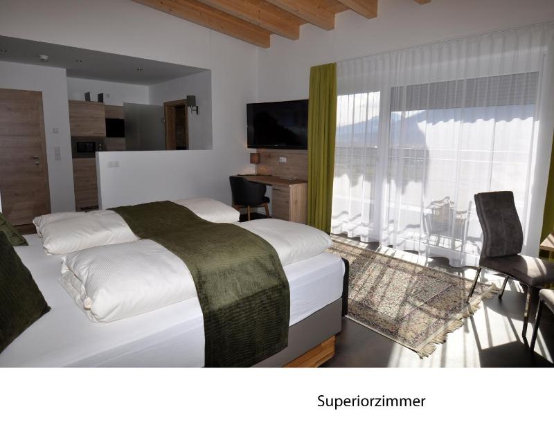 Superior Double Room image 4