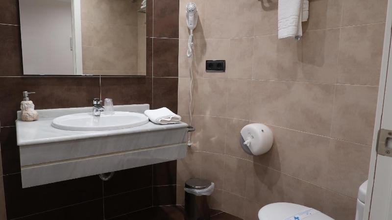 Single Room image 2