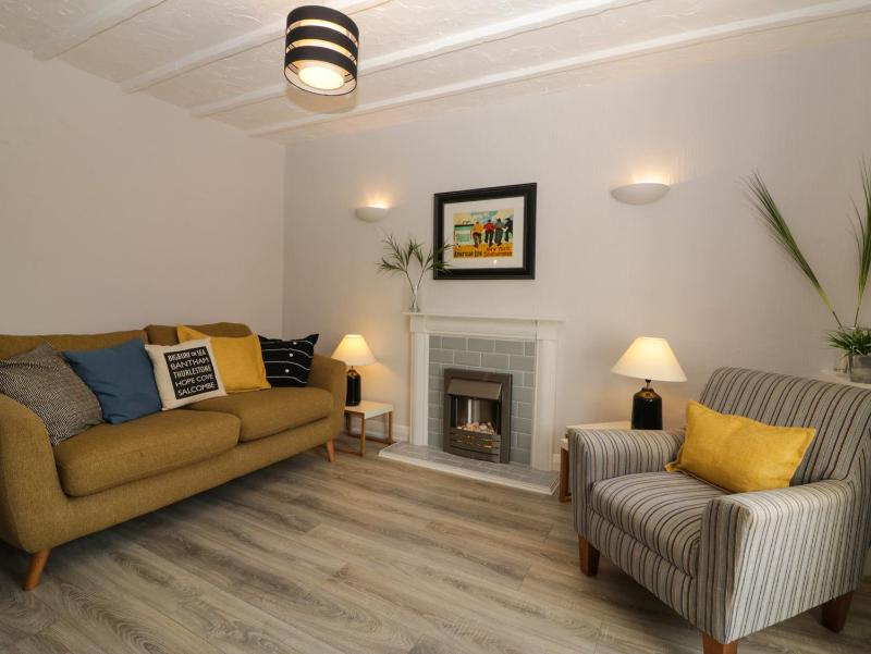 Harbourside Cottage - image 3