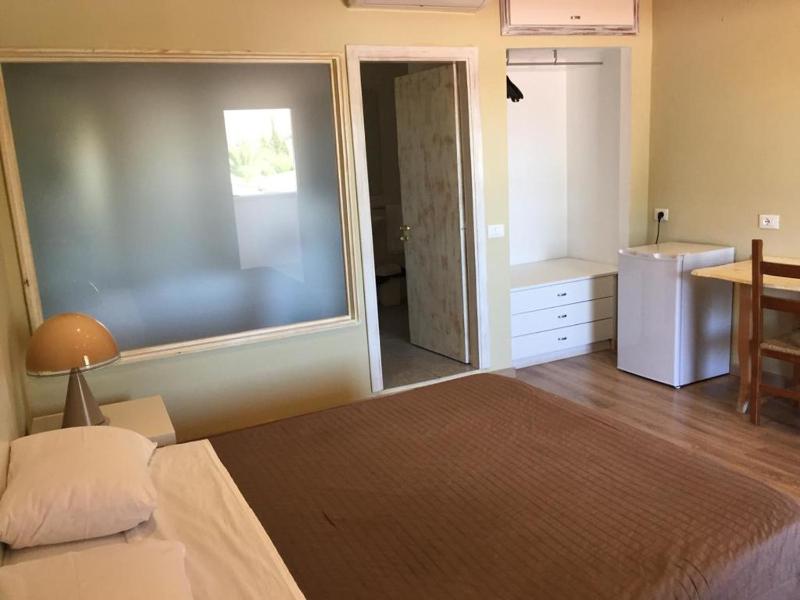 Double or Twin Room image 3