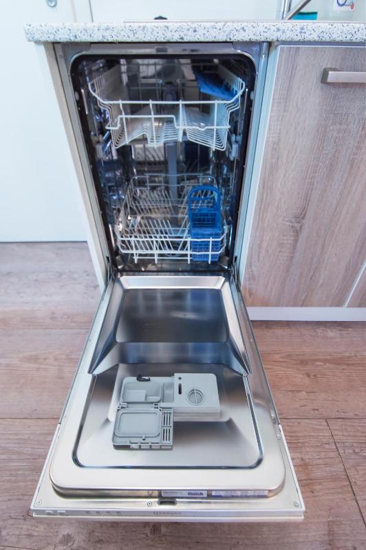 One-Bedroom Apartment image 4