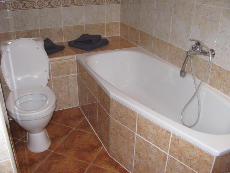 Double Room with Extra Bed image 3