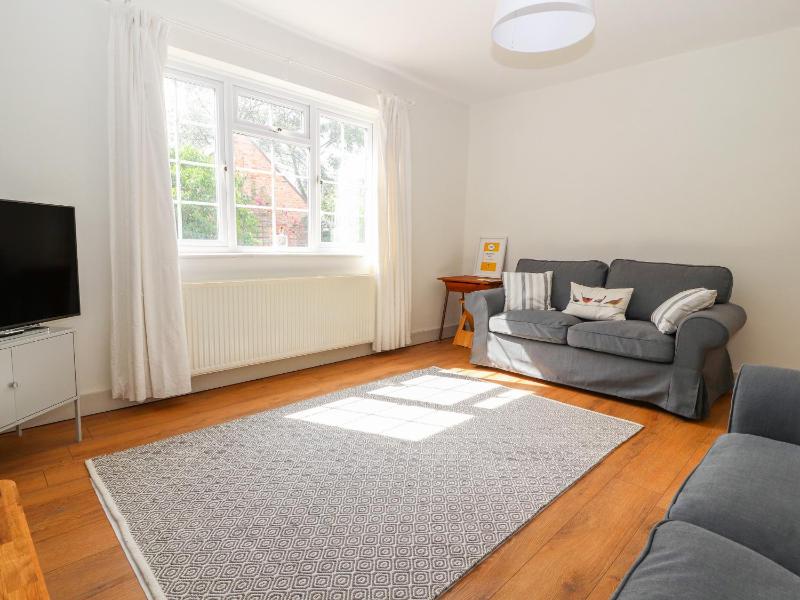 Well House Farm Flat 1 - image 4