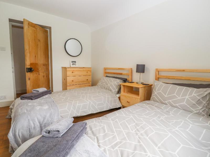 Well House Farm Flat 1 - image 3