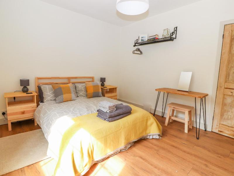 Well House Farm Flat 1 - image 5