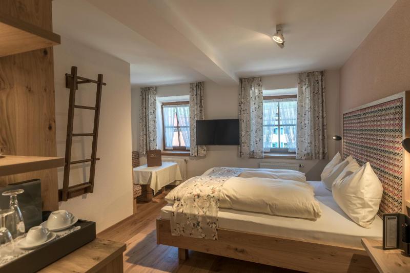 Deluxe Double Room image 3