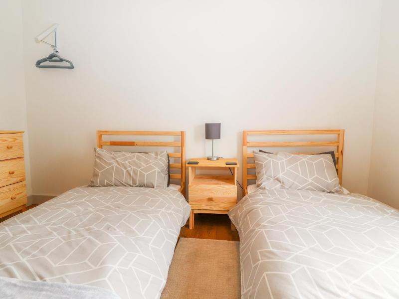 Well House Farm Flat 2 - image 4