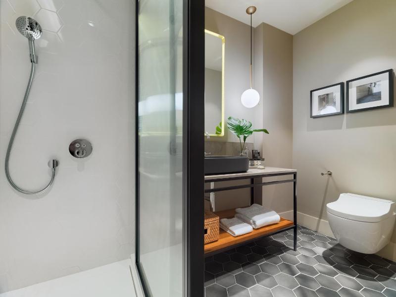 Double or Twin Room with View image 3