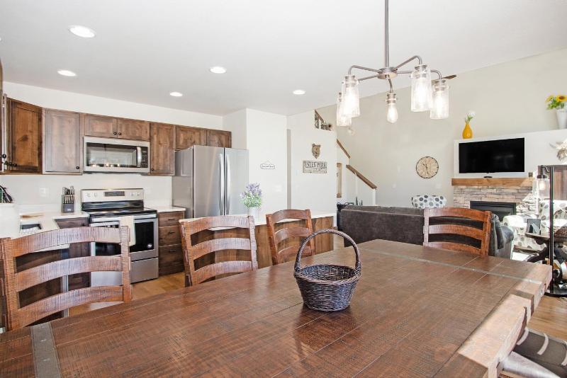 Three-Bedroom Apartment image 3