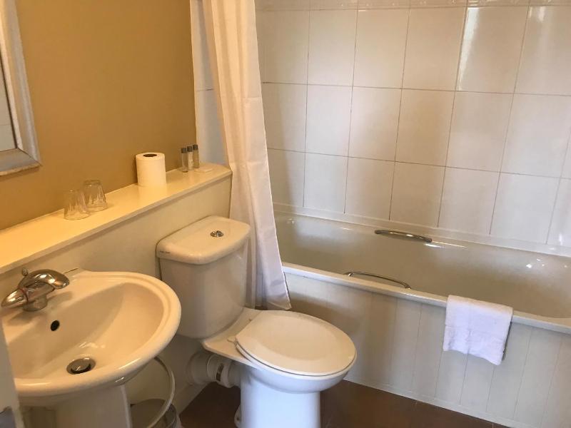 Single Room with Garden View image 3
